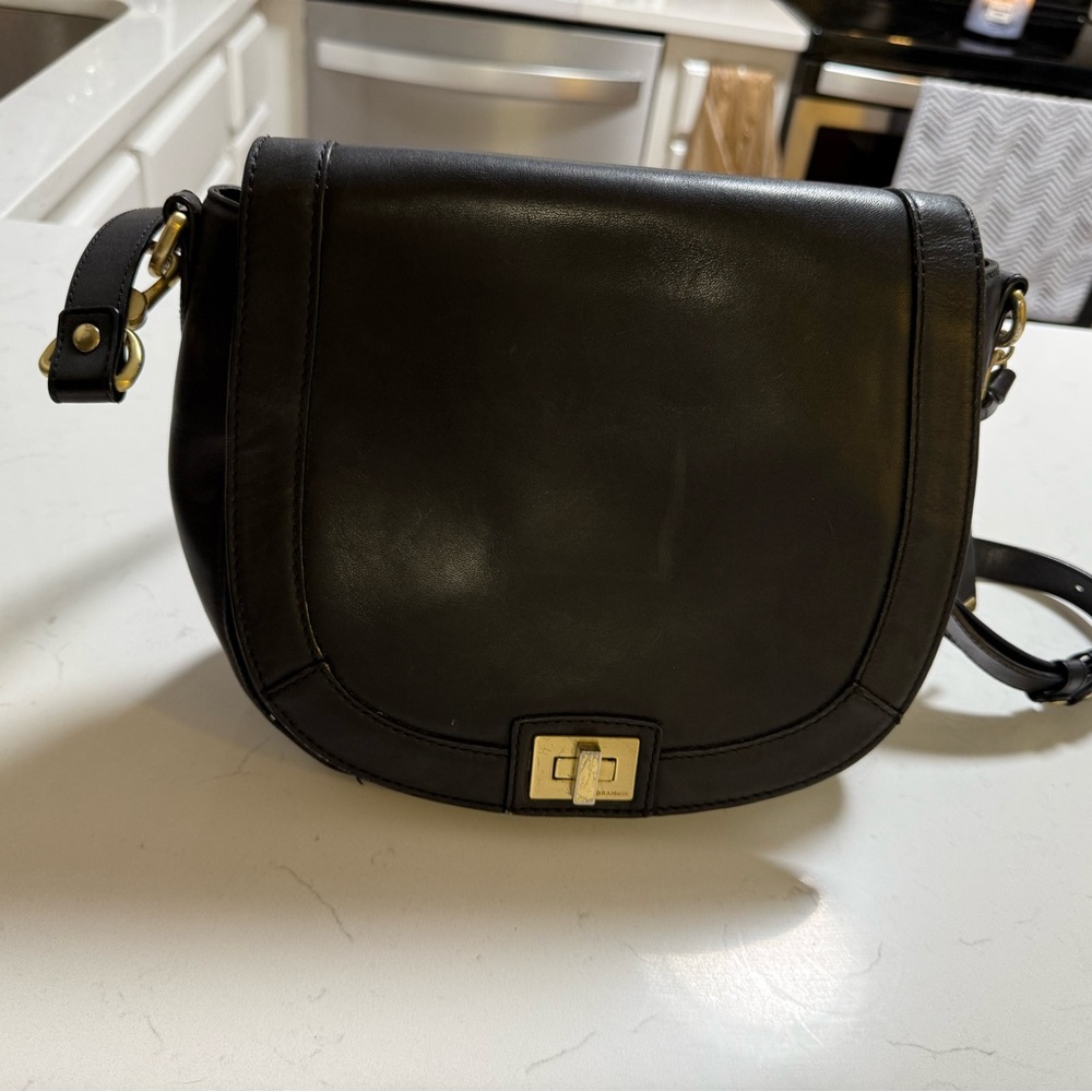 Brahmin – Sonny Crossbody Handbag, Black 
Black Leather Crossbody Bag